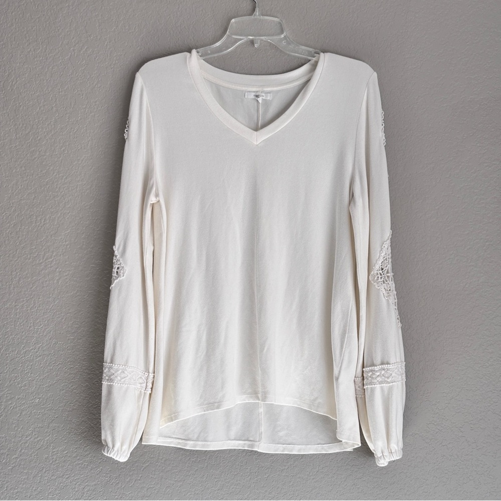 Maurices ivory Long sleeves knit Sleeves V-neck Blouse women’s M - Picture 2 of 10
